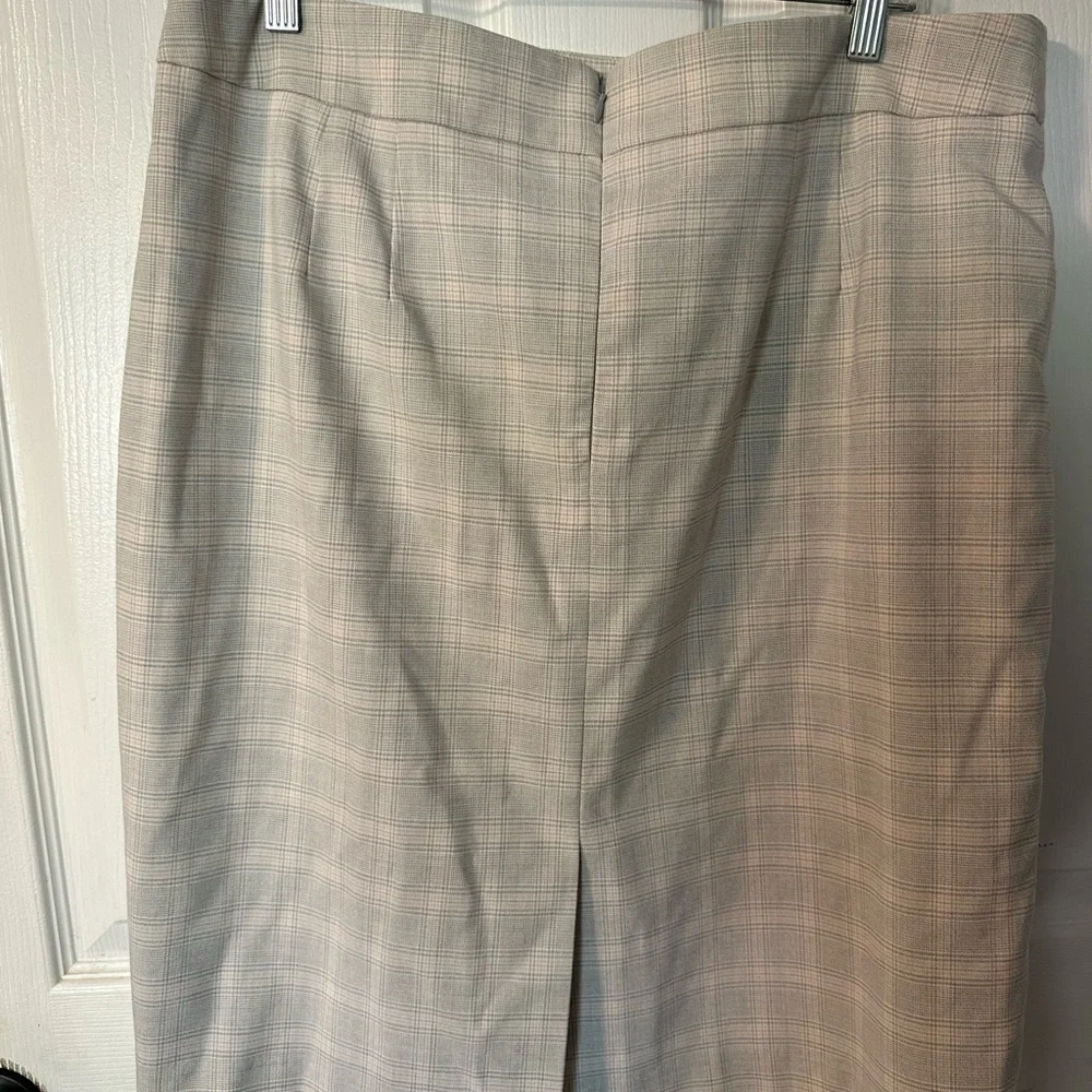 Ann Taylor pencil skirt - Picture 4 of 4